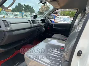 Toyota HiAce 2010 White