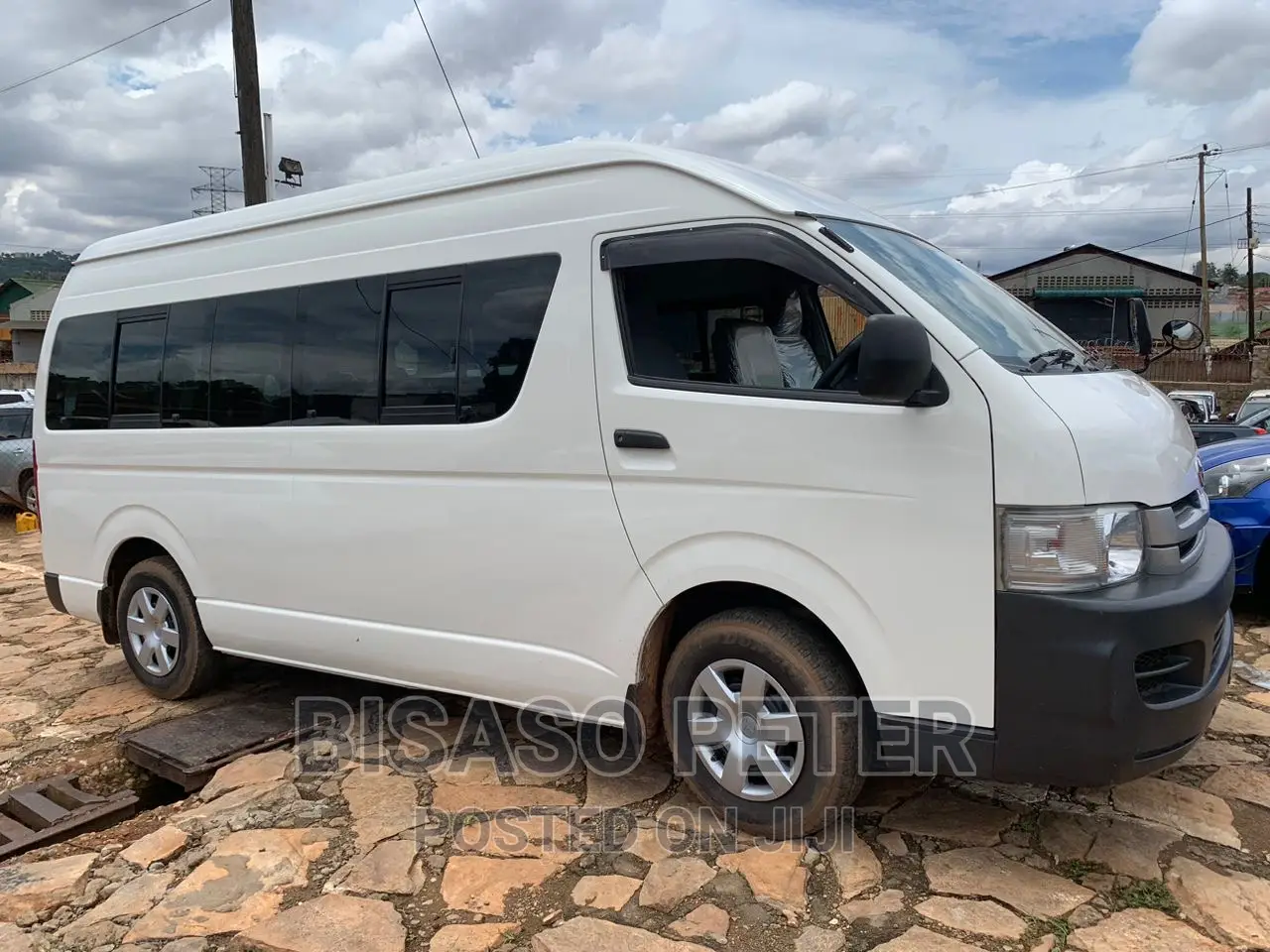 Toyota HiAce 2010 White