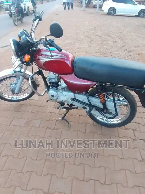 Bajaj Boxer 2021 Red