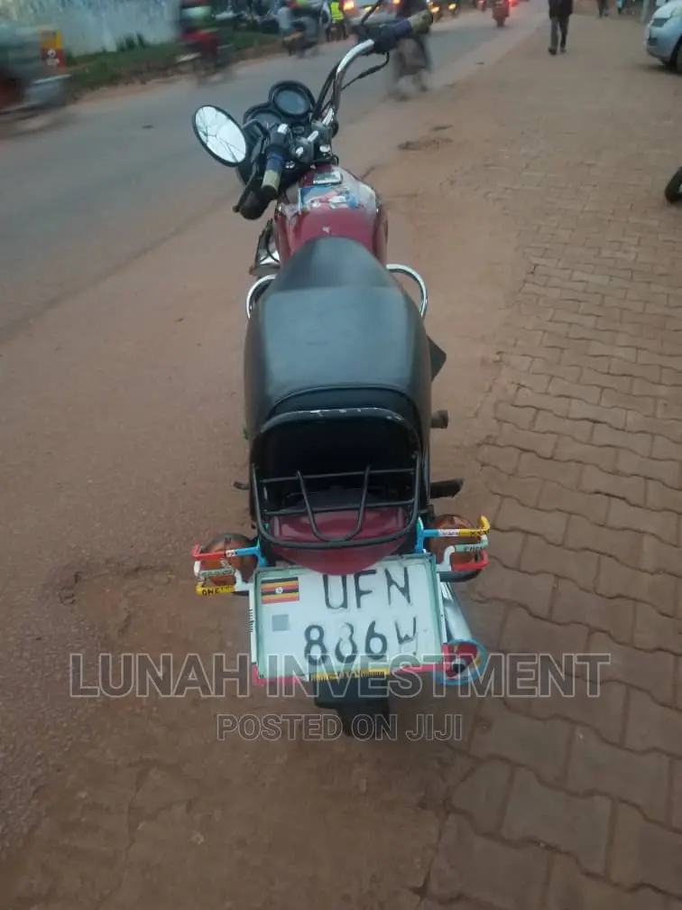 Bajaj Boxer BM100KS 2023 Red