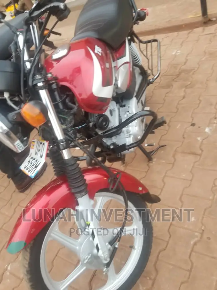 TVS HLX 125 2022 Red