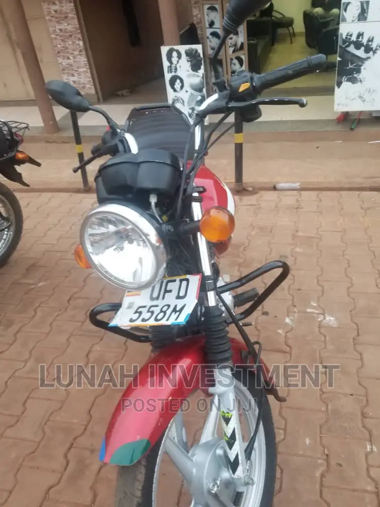 TVS HLX 125 2022 Red