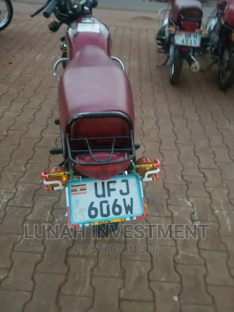 Bajaj Boxer 2021 Red