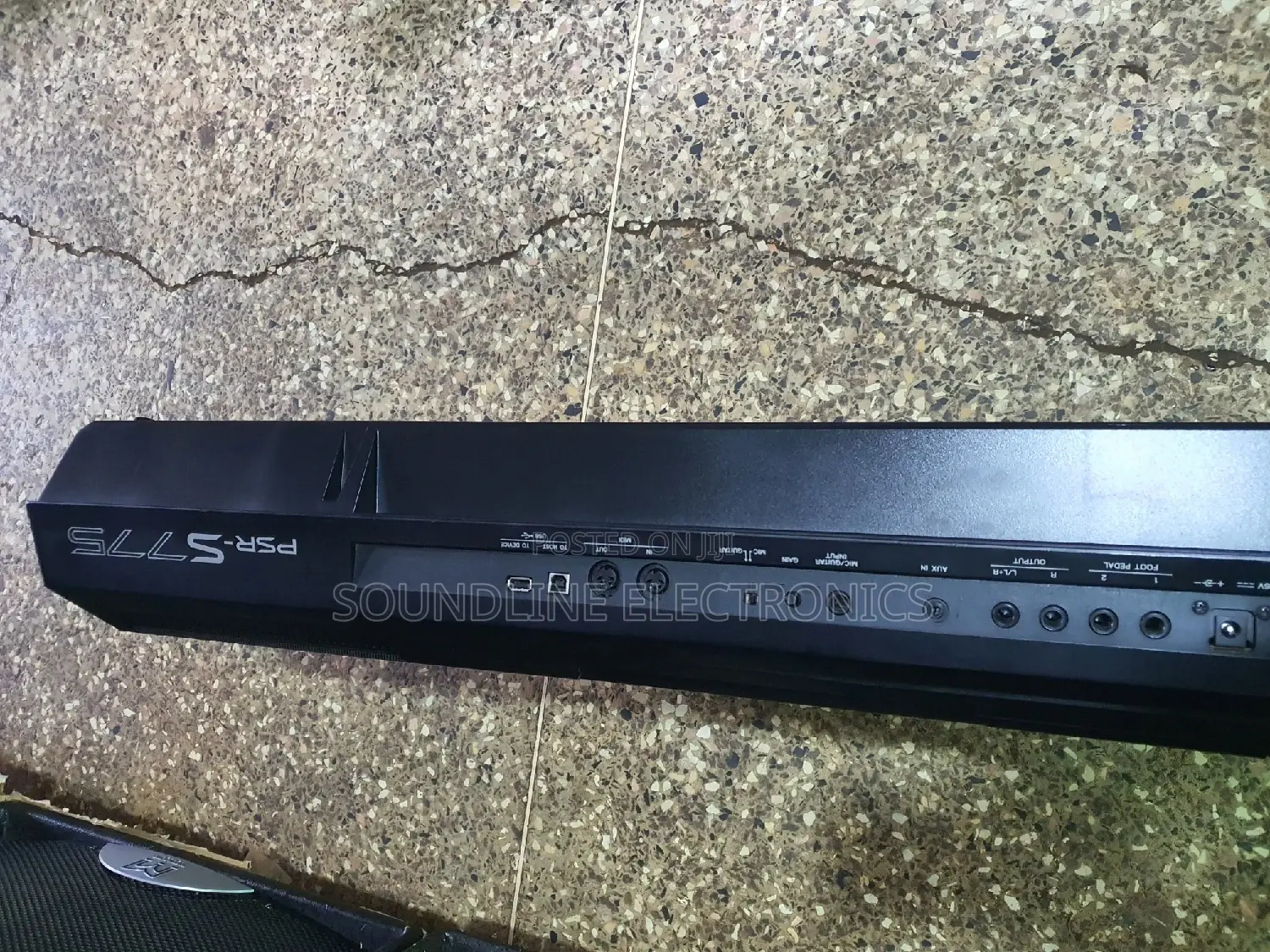 Yamaha Keyboard PSR S775