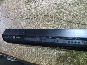Yamaha Keyboard PSR S775