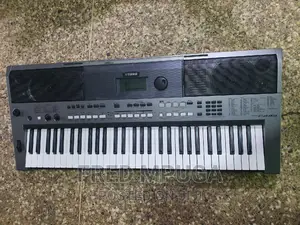 Yamaha Keyboard PSR E443