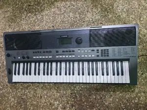 Yamaha Keyboard PSR E443