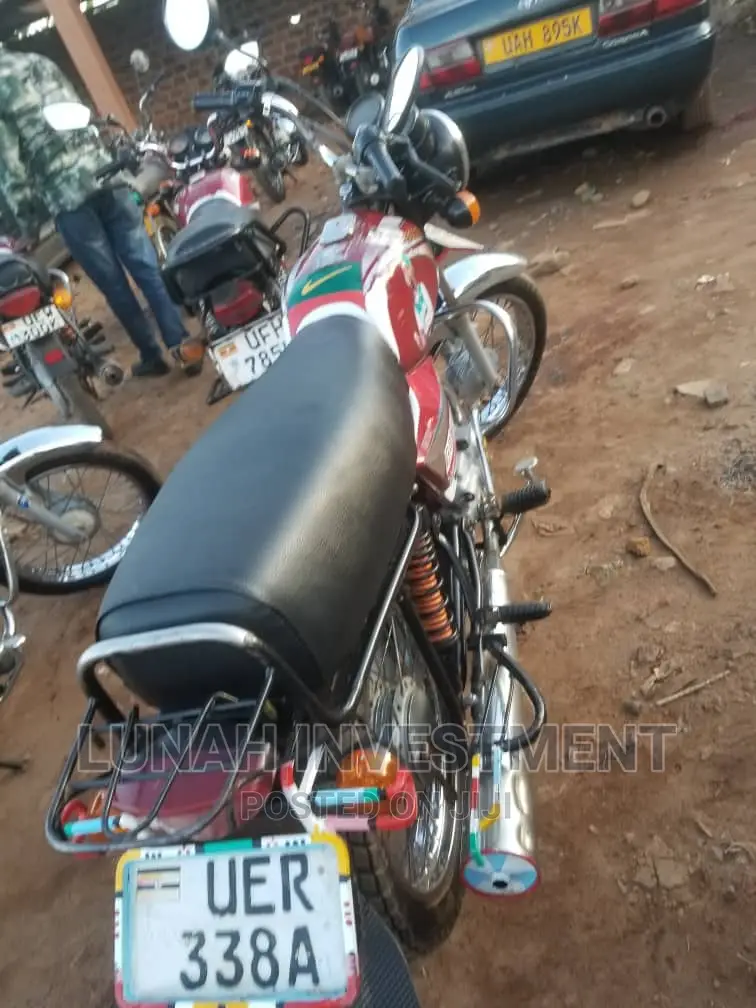 Bajaj Boxer 2021 Red
