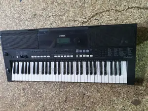 Yamaha Keyboard PSR E433