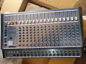 Yamaha Amplified Mixer 16 Channels