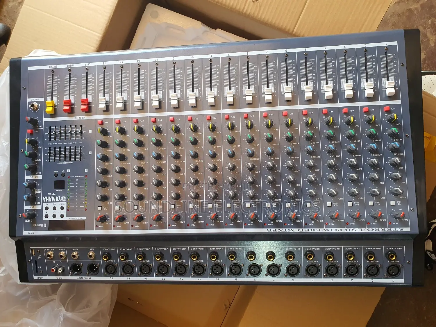 Yamaha Amplified Mixer 16 Channels