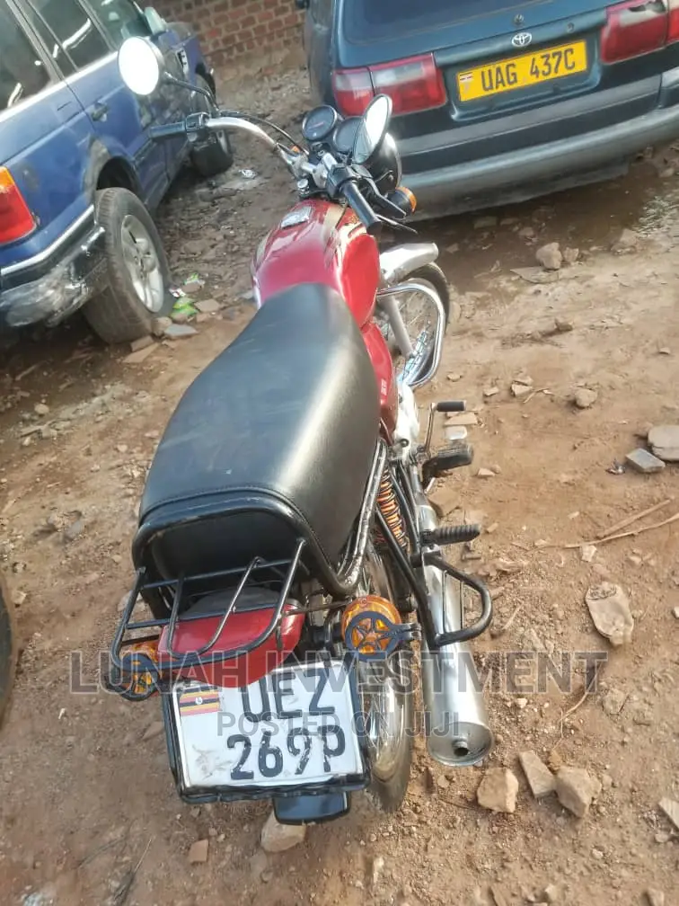 Bajaj Boxer 100 2022 Red