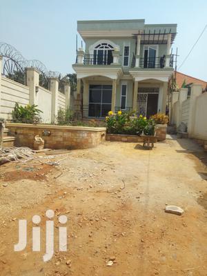Kira House in Tarmacked Neighbourhood for Sale