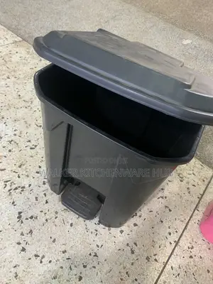 Classic Dust Bin