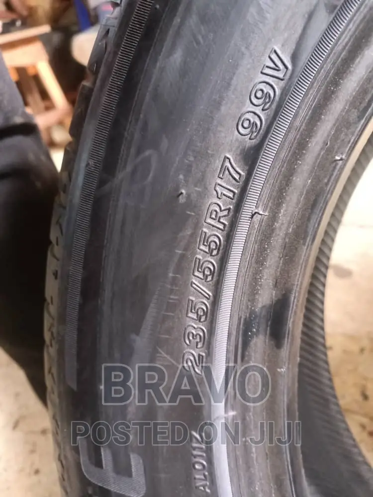 235/55r17 Bridgestone Japan