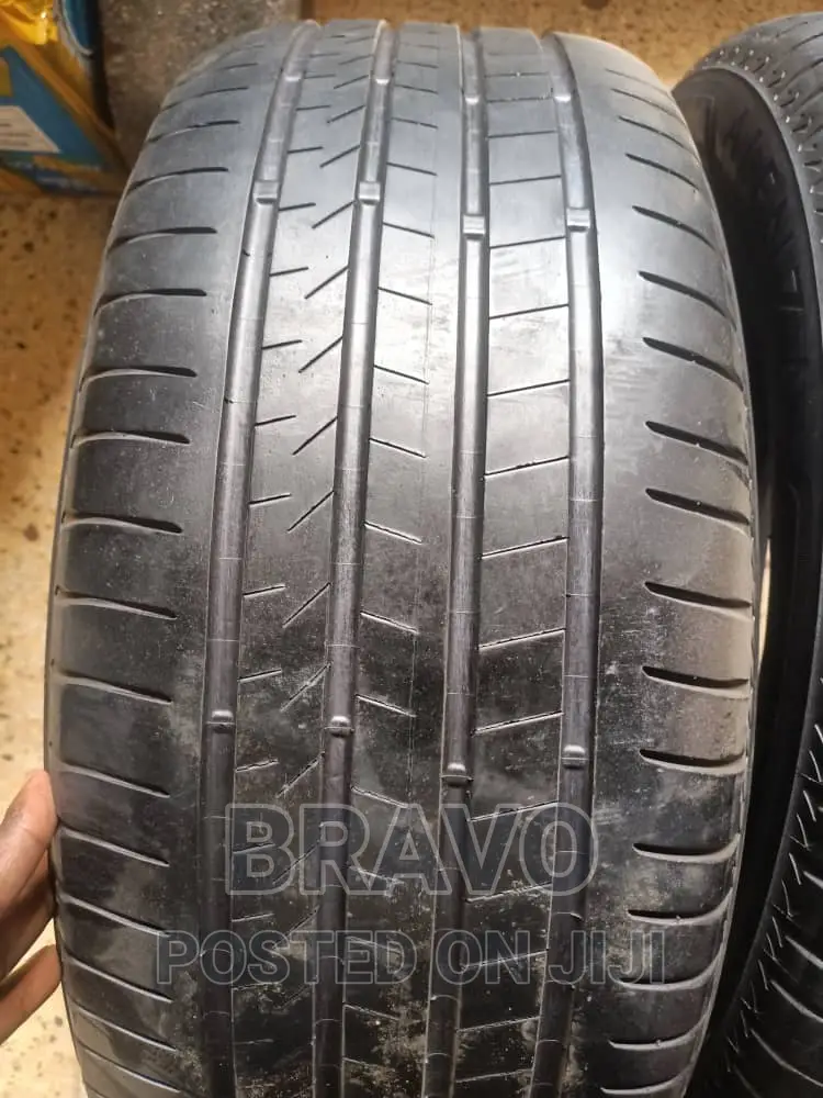 235/55r17 Bridgestone Japan