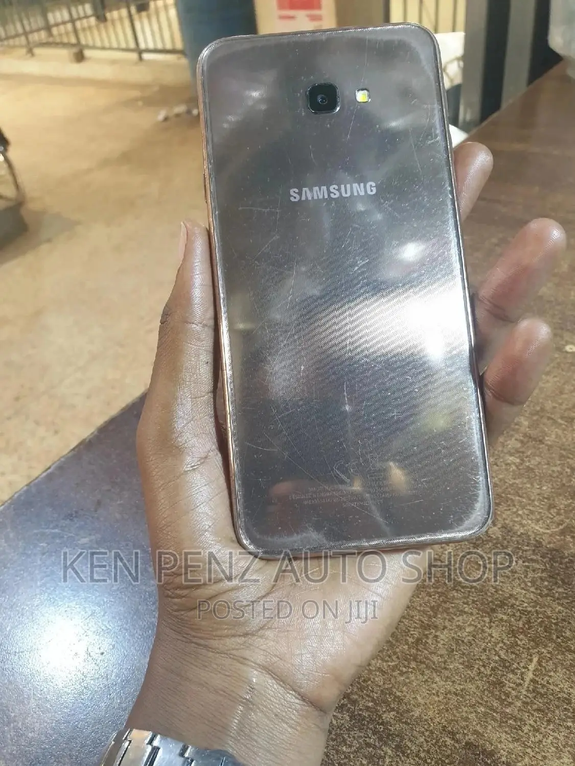 Samsung Galaxy J4 Plus 32 GB Gold