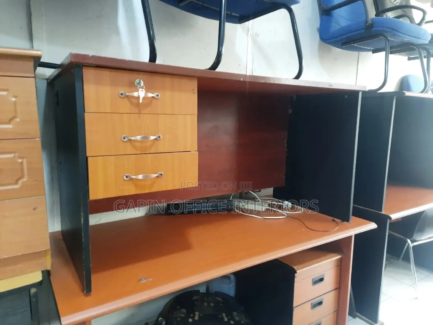Office Table for Sale With Fixed Drawers