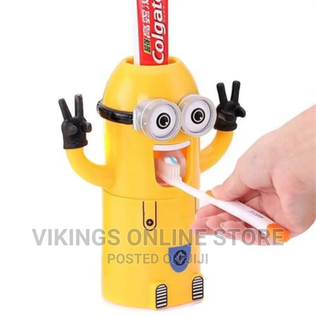 Automatic Minions Wash Kit 1 Toothpaste 2 Toothbrush Holder