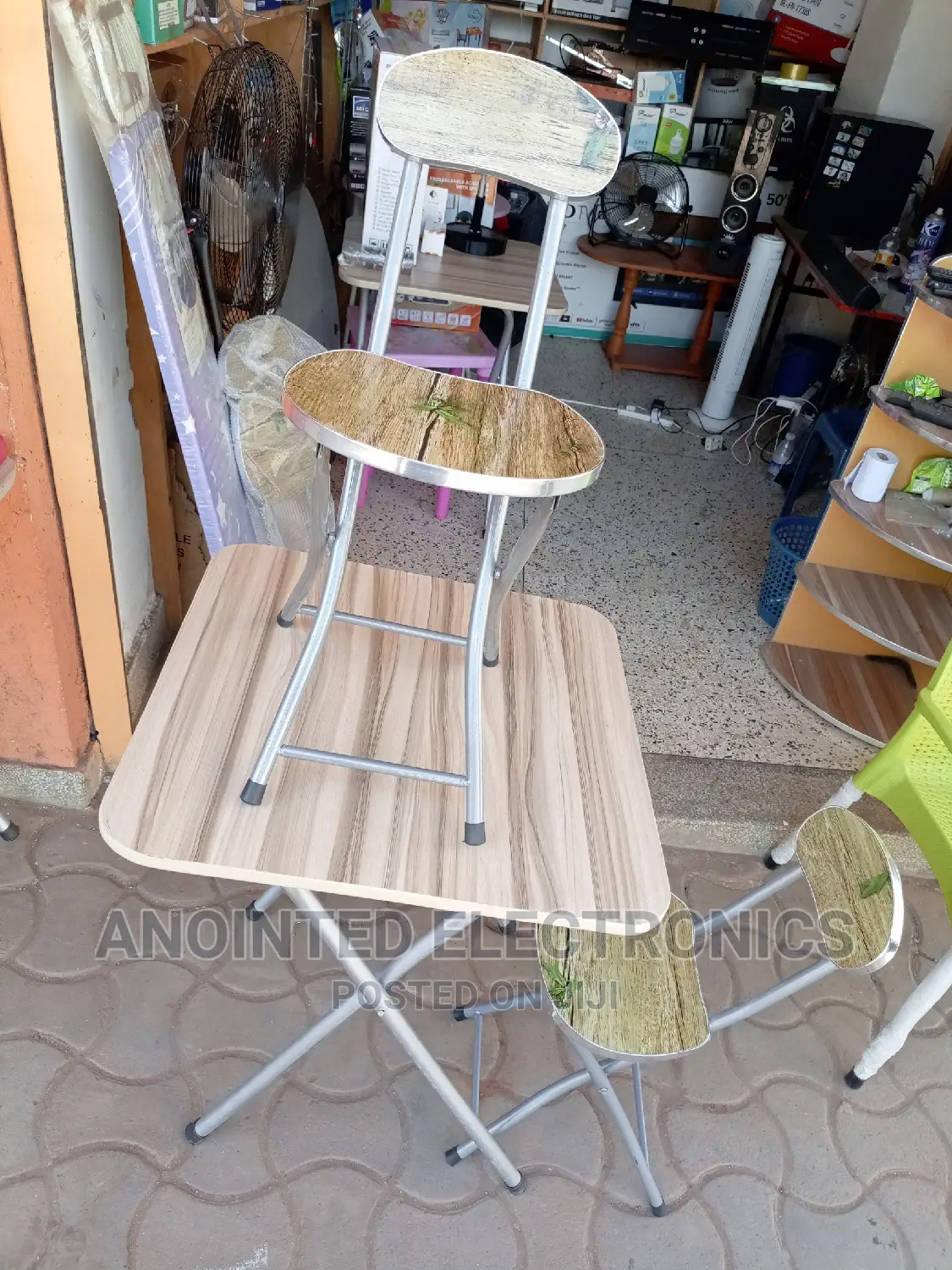 Reading Table With Chairs