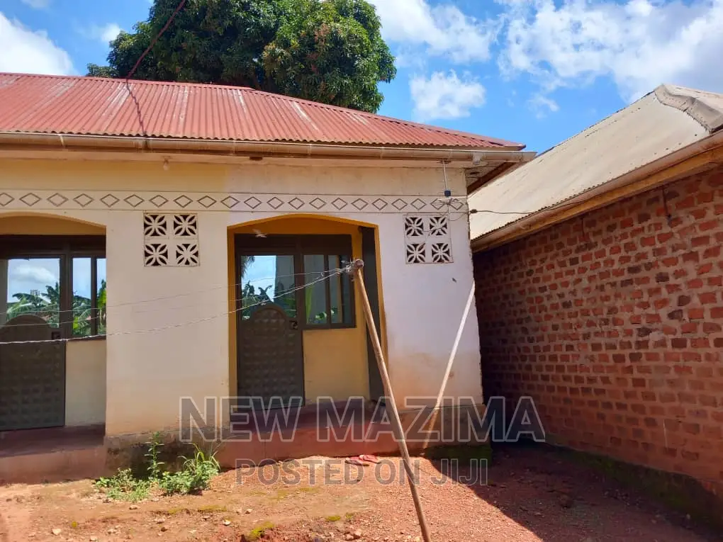 3bdrm House in Bulenga Town, Central Division for sale