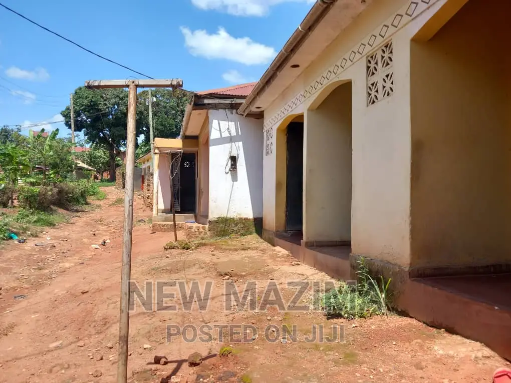 3bdrm House in Bulenga Town, Central Division for sale