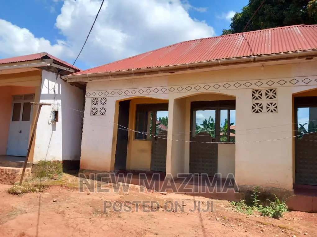 3bdrm House in Bulenga Town, Central Division for sale