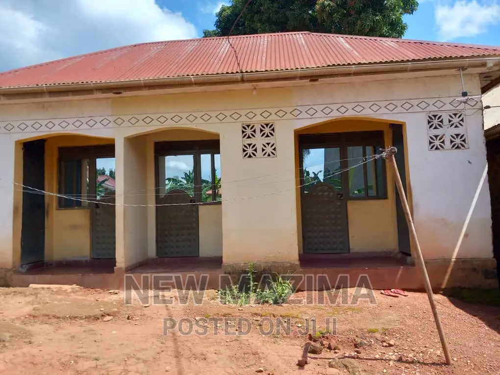 3bdrm House in Bulenga Town, Central Division for sale