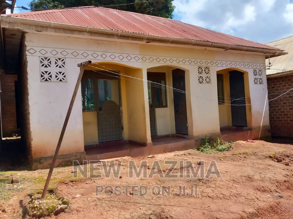 3bdrm House in Bulenga Town, Central Division for sale