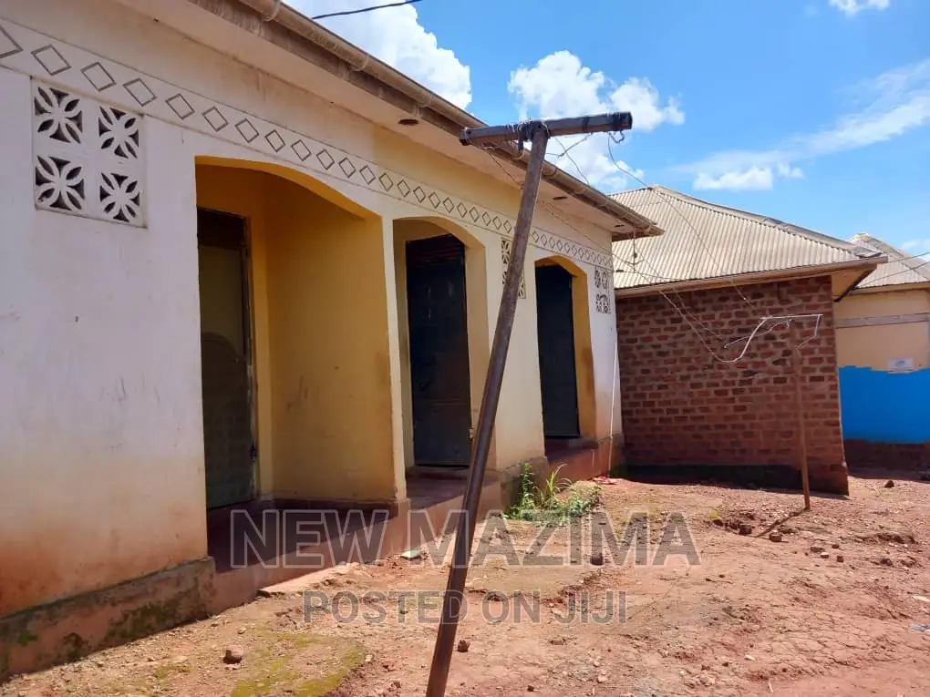 3bdrm House in Bulenga Town, Central Division for sale