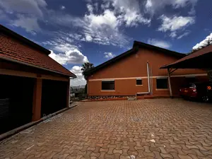 4bdrm Bungalow in Mbuya, Central Division for rent