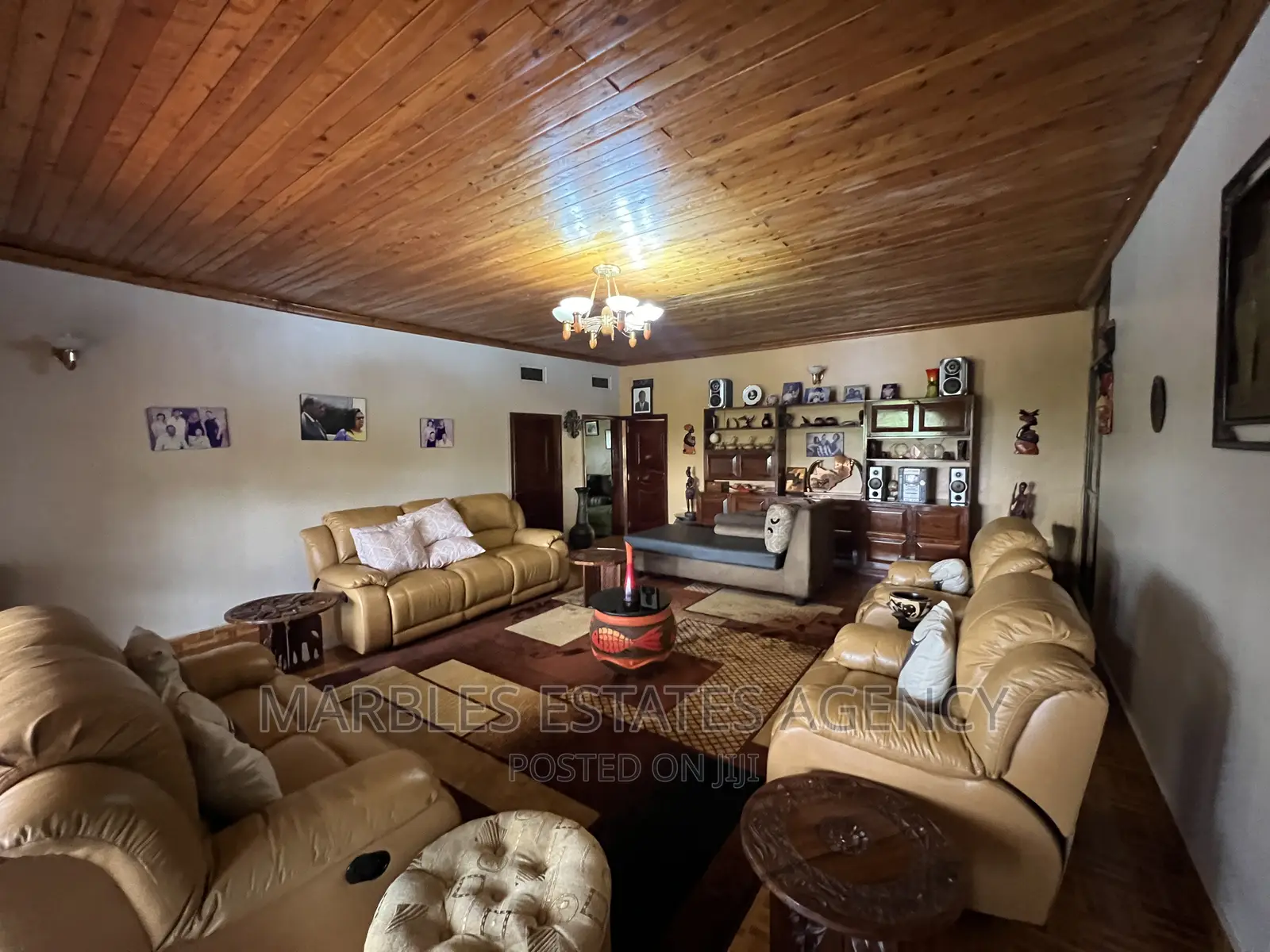 4bdrm Bungalow in Mbuya, Central Division for rent