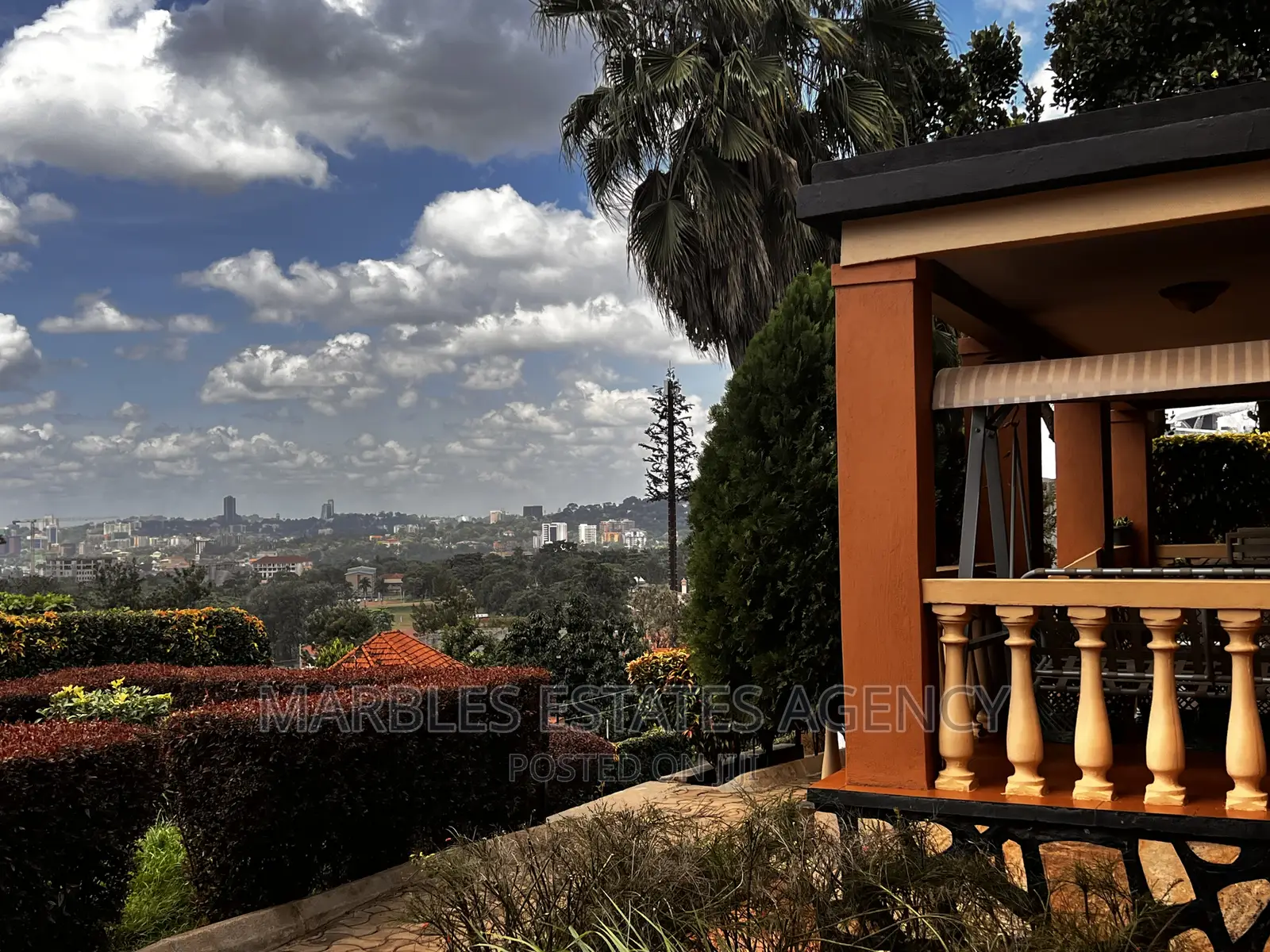 4bdrm Bungalow in Mbuya, Central Division for rent