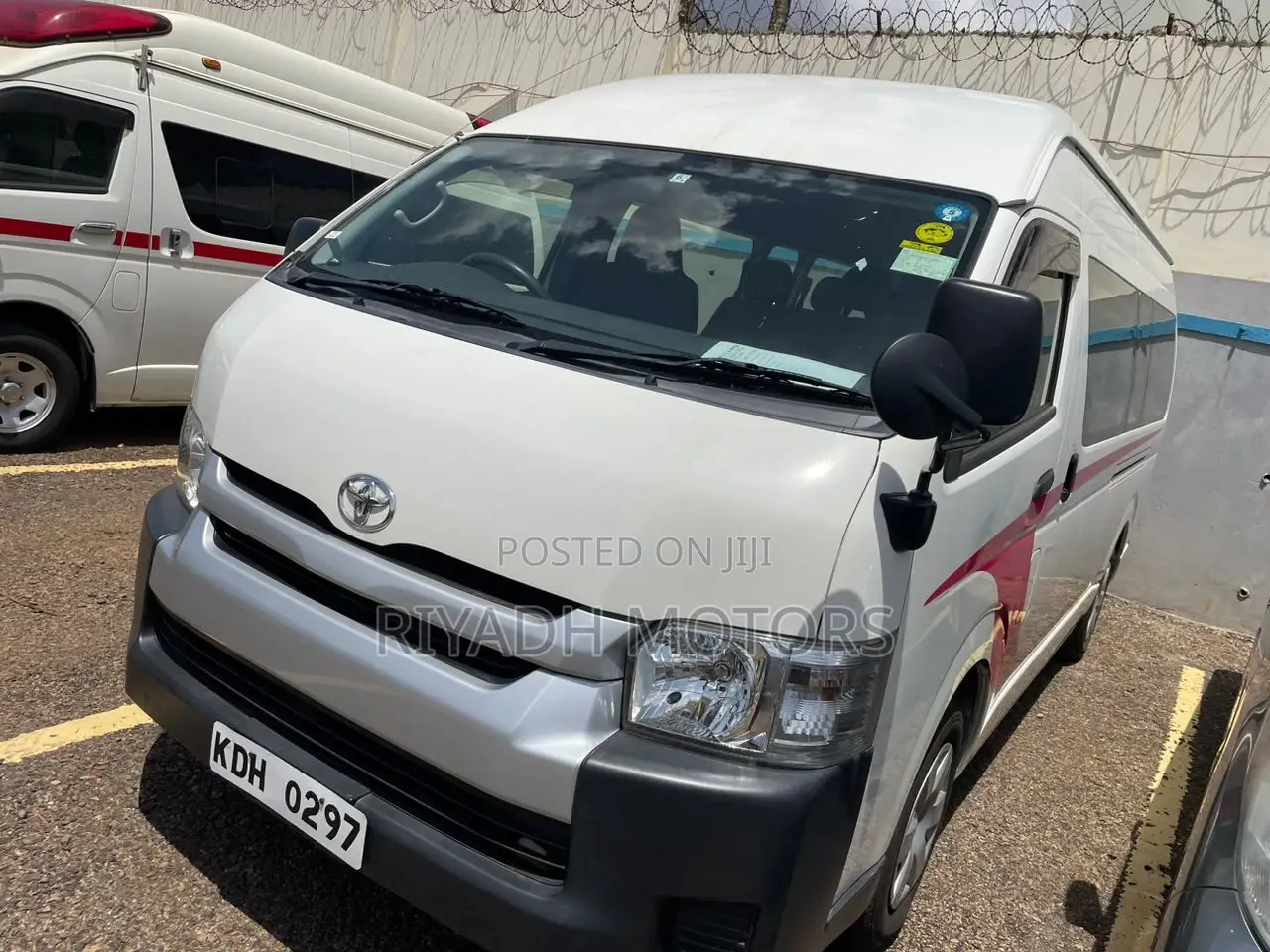 Toyota Grand HiAce 2015 White