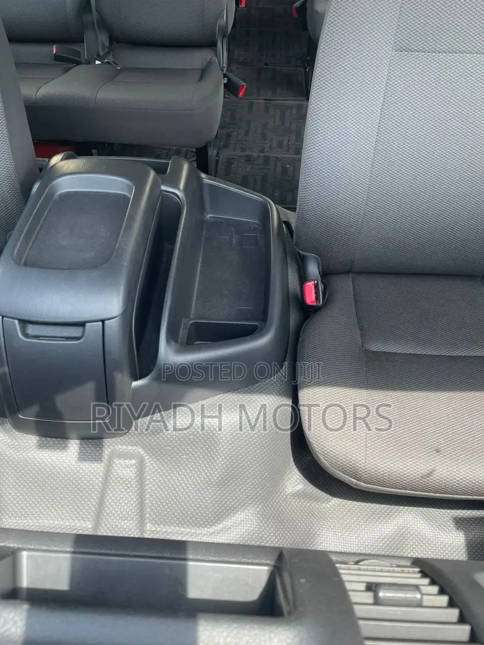 Toyota Grand HiAce 2015 White