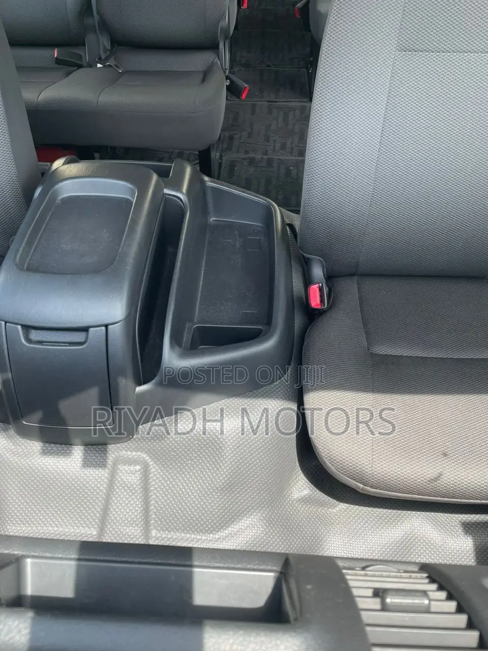 Toyota Grand HiAce 2015 White