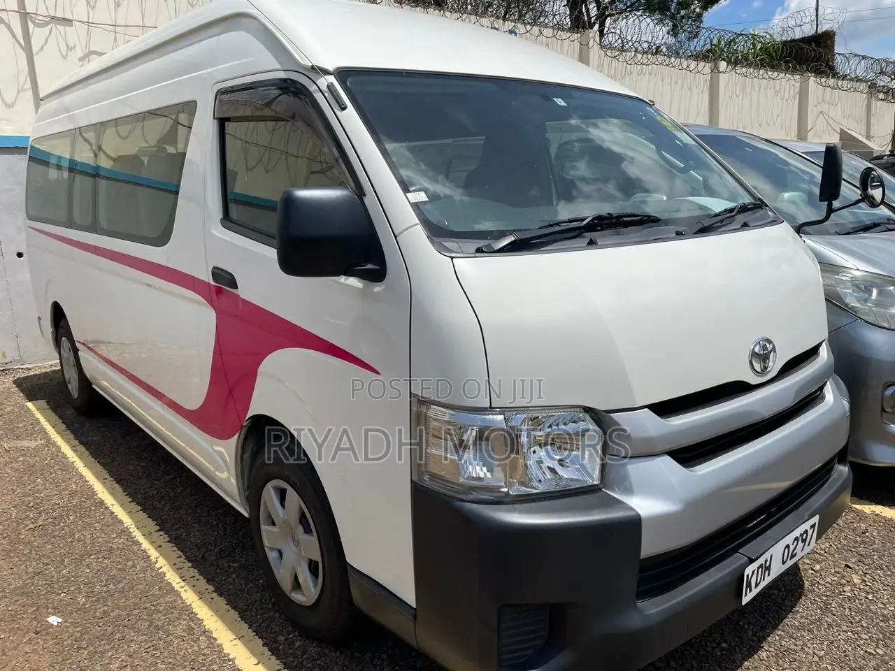 Toyota Grand HiAce 2015 White