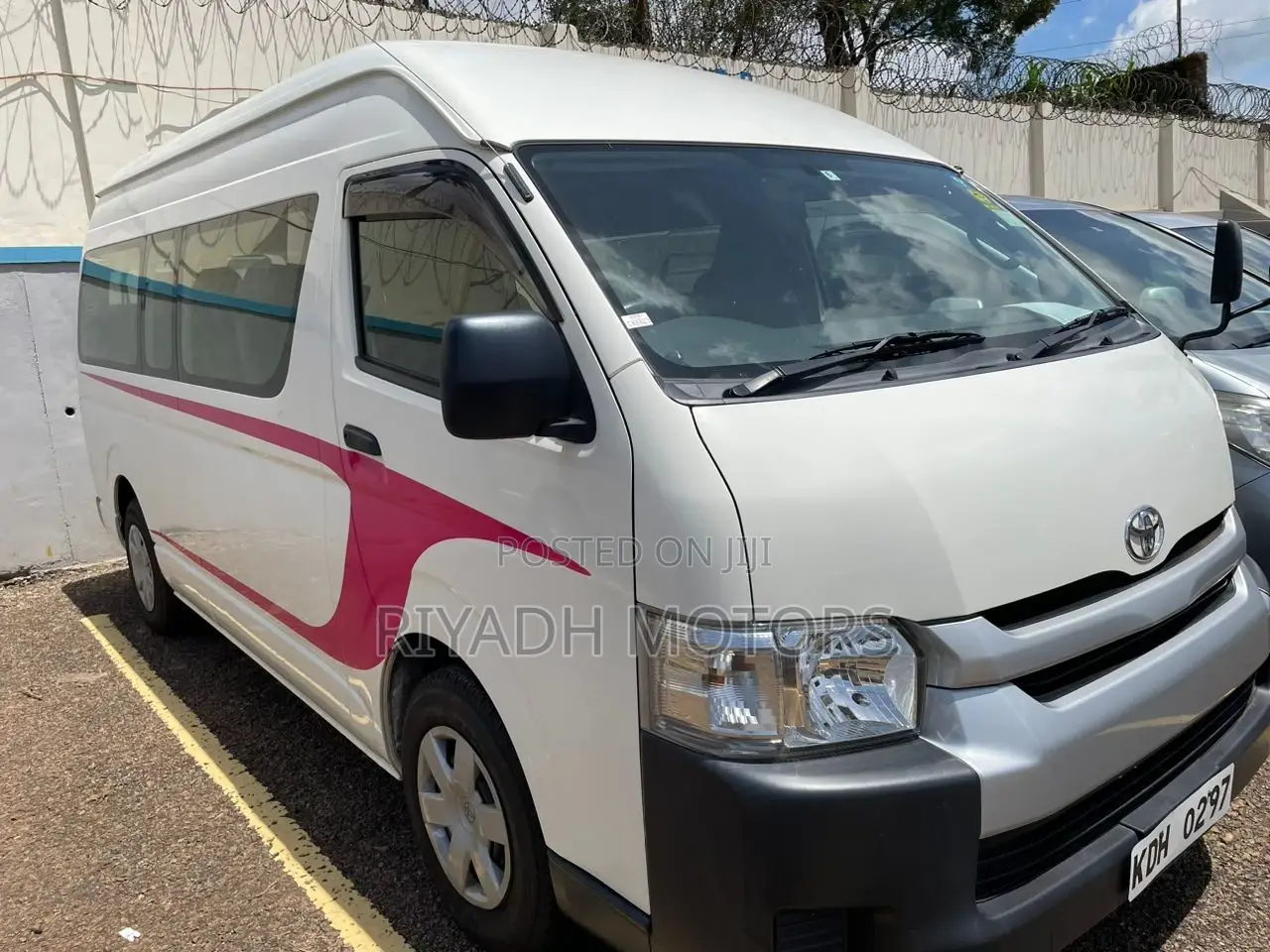 Toyota Grand HiAce 2015 White