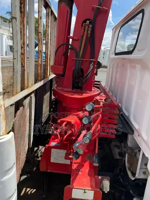 Canter 32 Engine