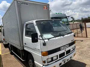 Isuzu 4BE1 Box Body