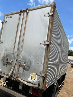 Isuzu 4BE1 Box Body