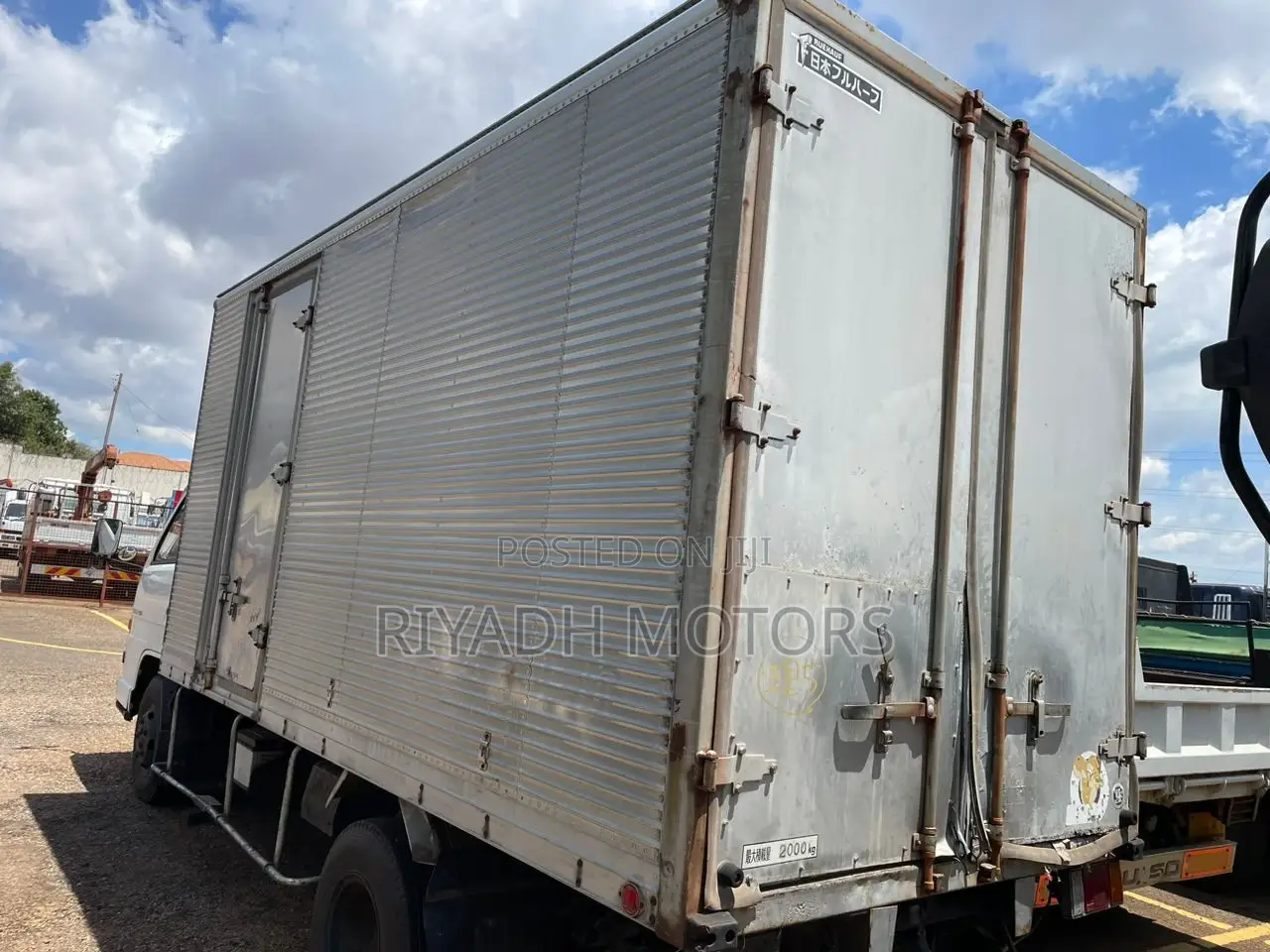 Isuzu 4BE1 Box Body