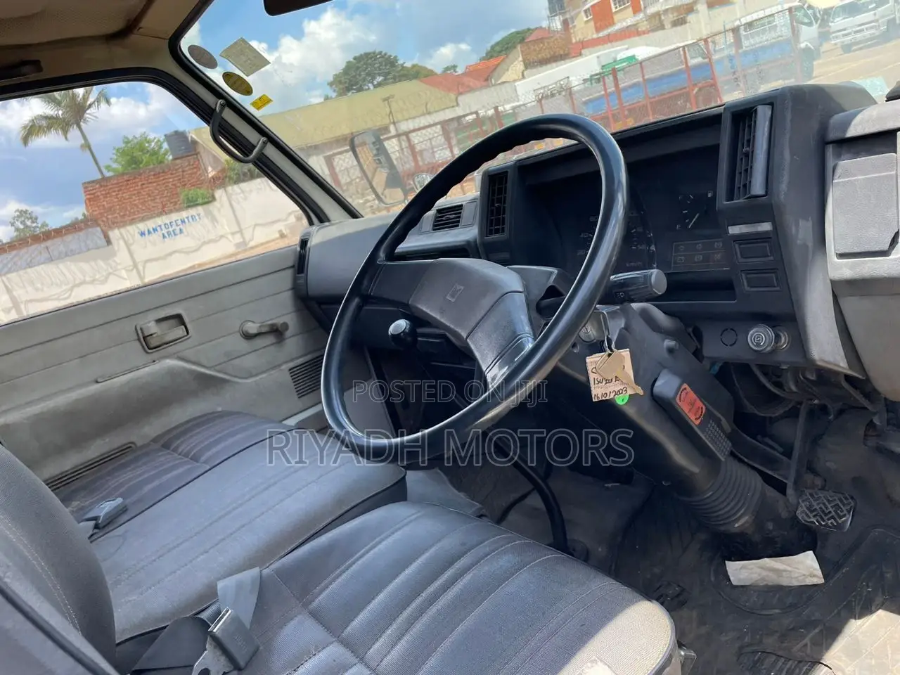 Isuzu 4BE1 Box Body