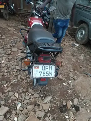 TVS HLX 125 2021 Red