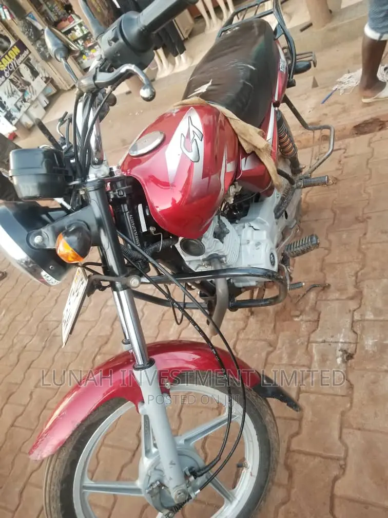 Bajaj CT 110X 2022 Red