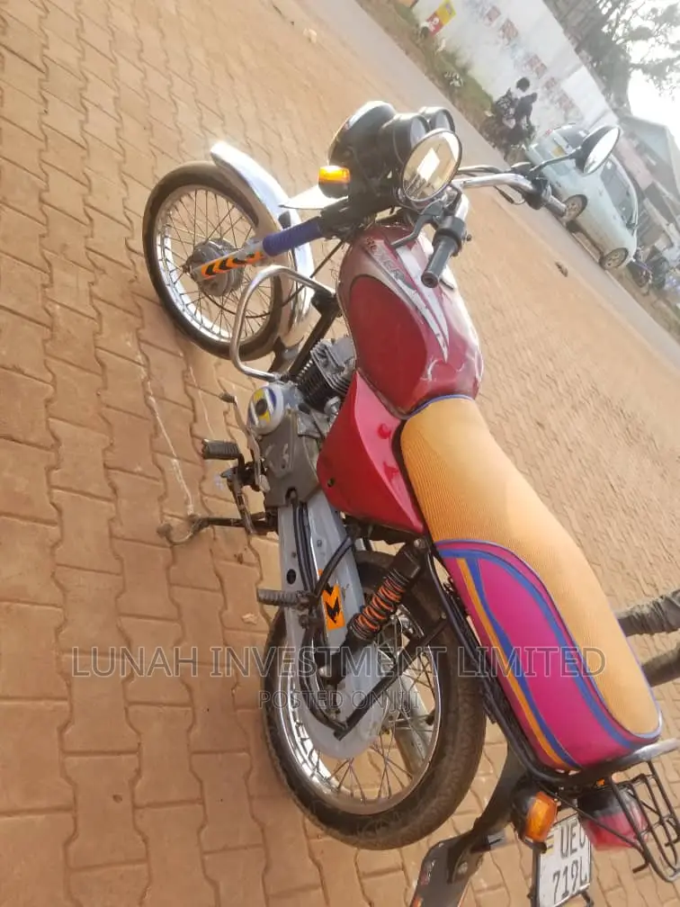 Bajaj Boxer 2021 Red
