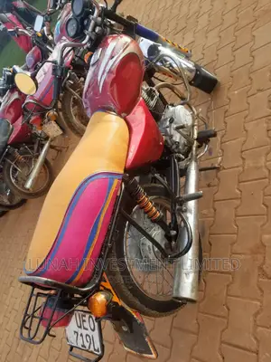 Bajaj Boxer 2021 Red