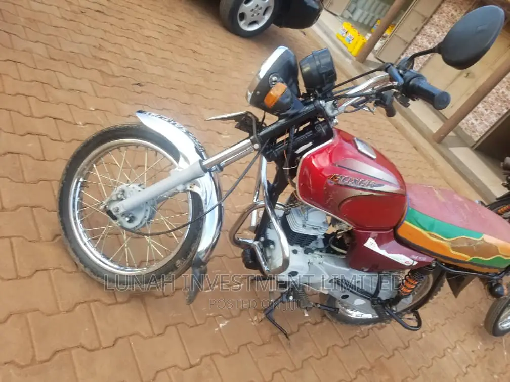 Bajaj Boxer 2021 Red