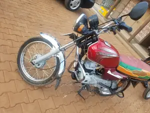 Bajaj Boxer 2021 Red