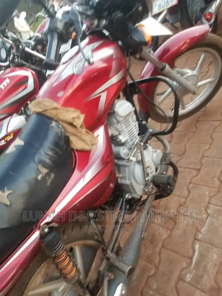Bajaj Boxer 2021 Red